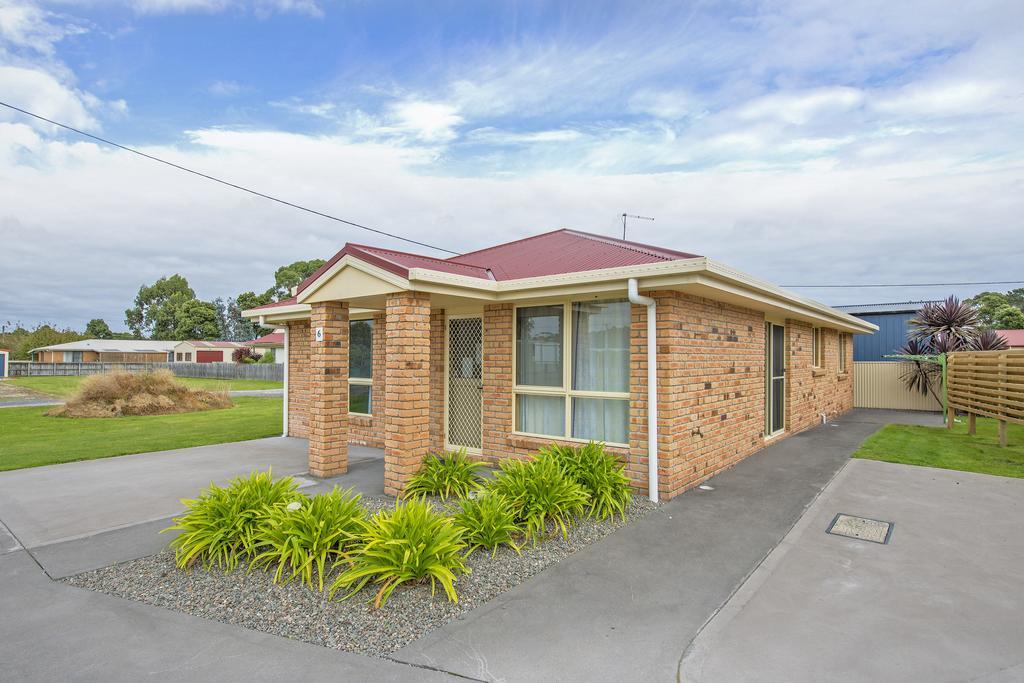 All Inn Strahan Holiday Units Exterior photo